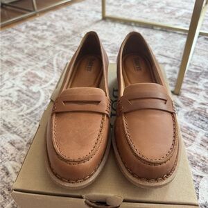 Born Tan Leather loafers